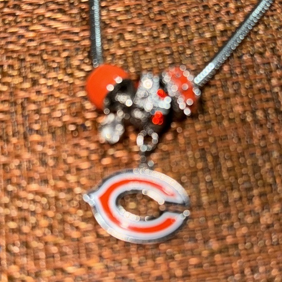NFL Chicago Bears Earrings & Bracelet - Picture 10 of 10